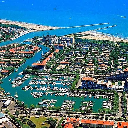Apartment With Terrace For 4 People - Swimming Pool Near The